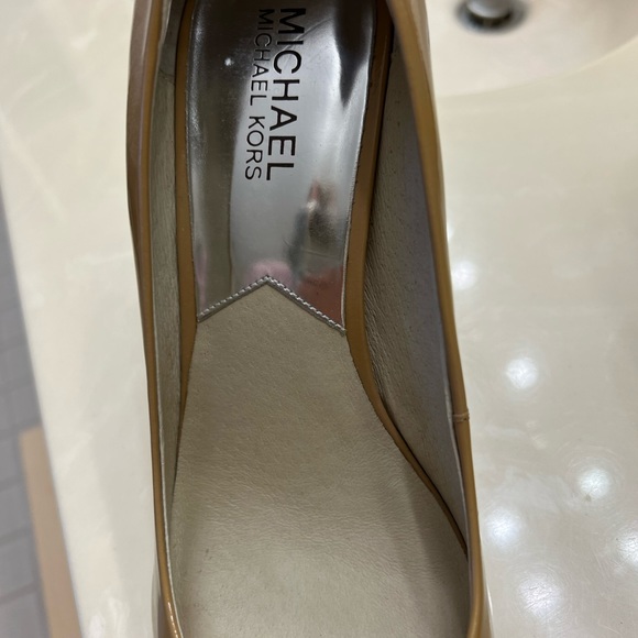 Michael by Michael Kors nude patent platform pump - Picture 9 of 11